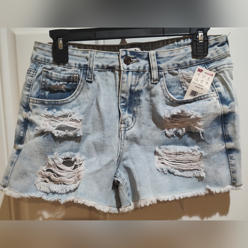 NWT! MAD RAG- Shorts